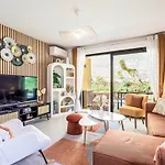 Le Clos Des Restanques By Interhome Apartamento Cogolin