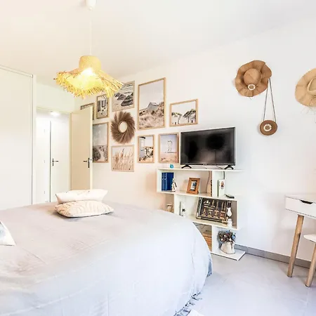 Le Clos Des Restanques By Interhome Appartement Cogolin